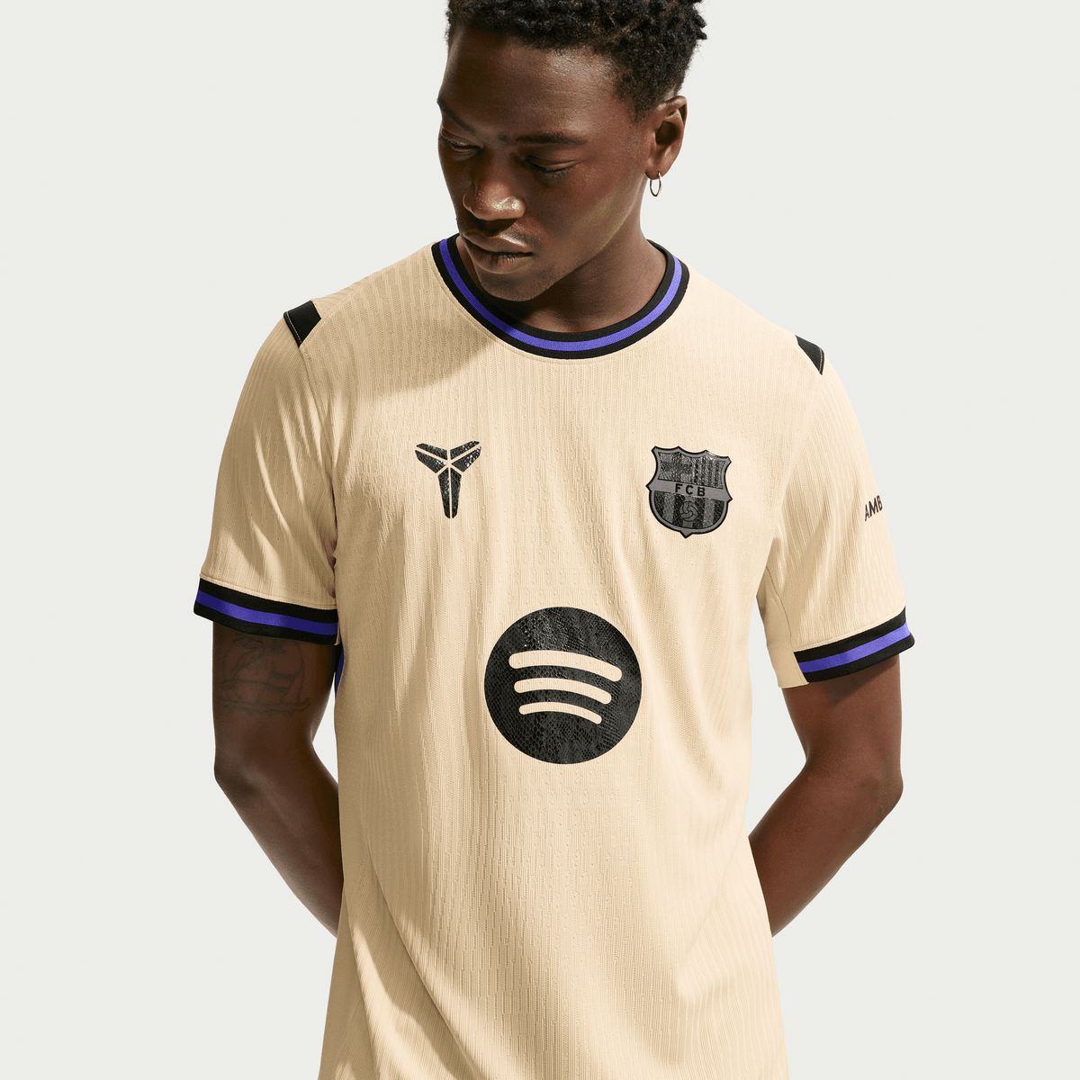 FC Barcelona 2025/26 Match Away Men's Kobe Dri-FIT ADV Soccer Authentic Jersey – HJ4554-785-S – product view 3