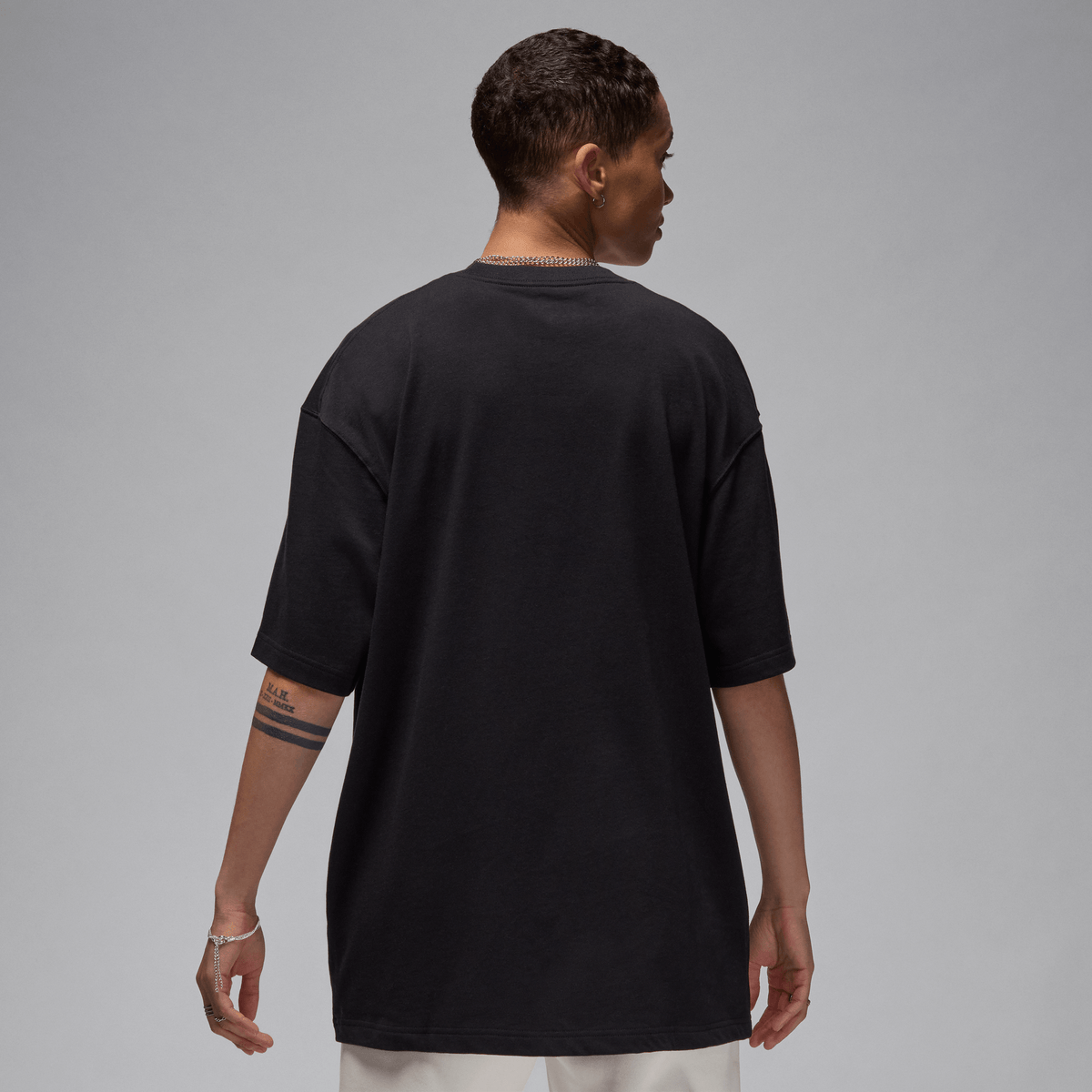 Jordan Essentials Women's Oversized T-Shirt Black – HM4372-010-XS – product view 2