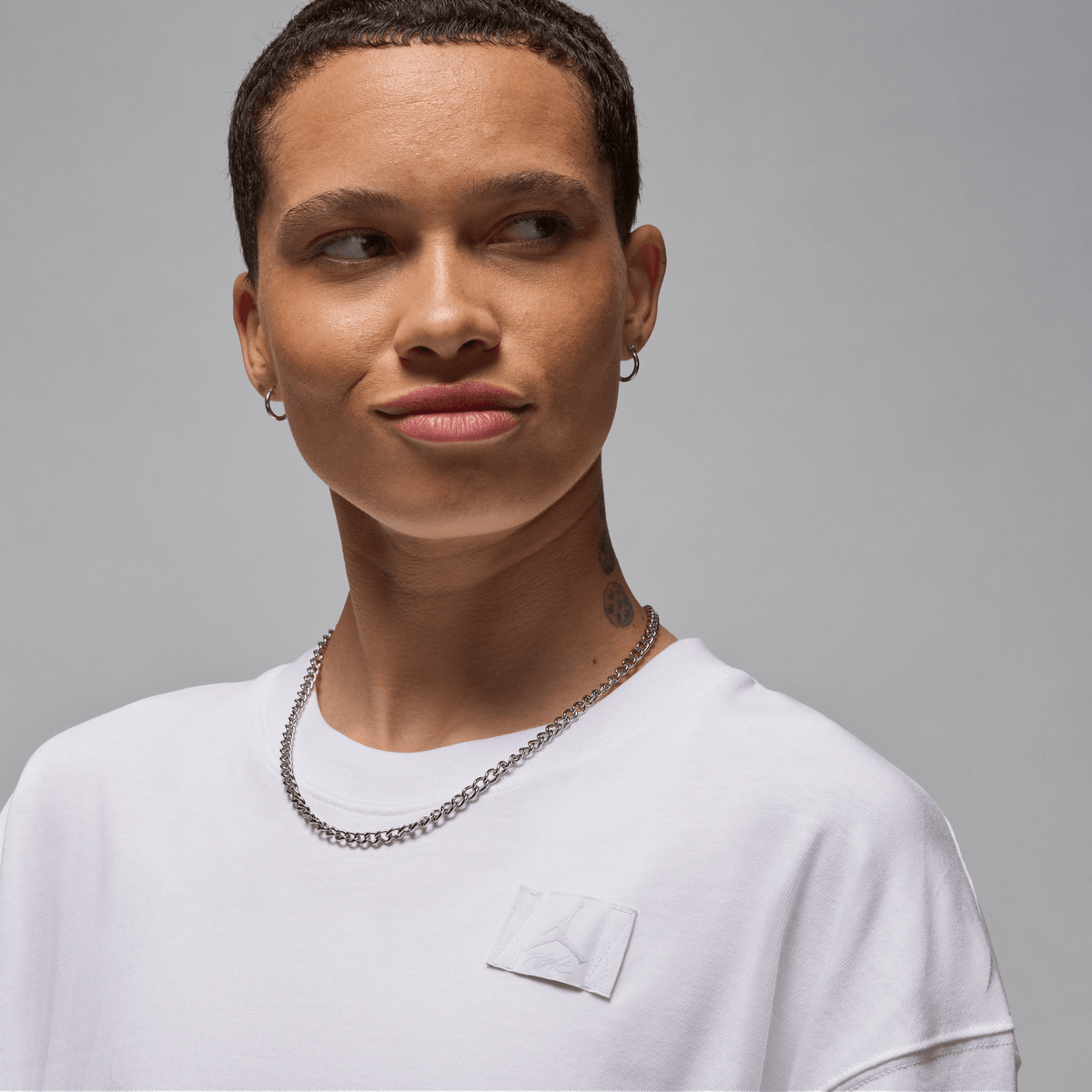 Jordan Essentials Women's Oversized T-Shirt White – HM4372-100-XS – product view 3