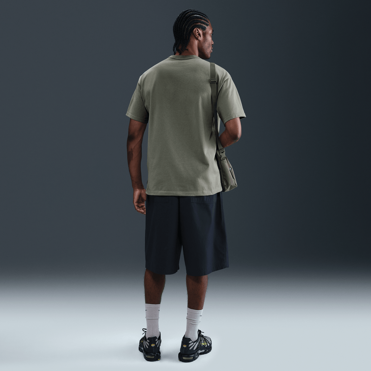 Nike Sportswear Premium Essentials Men's T-Shirt Light Army – DO7392-320-S – product view 2