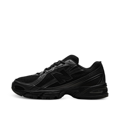 New Balance 740 Triple Black