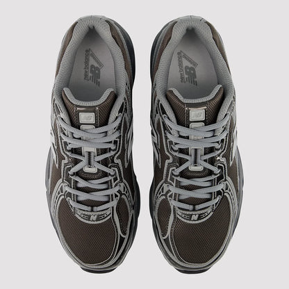 New Balance 740 Black Metallic