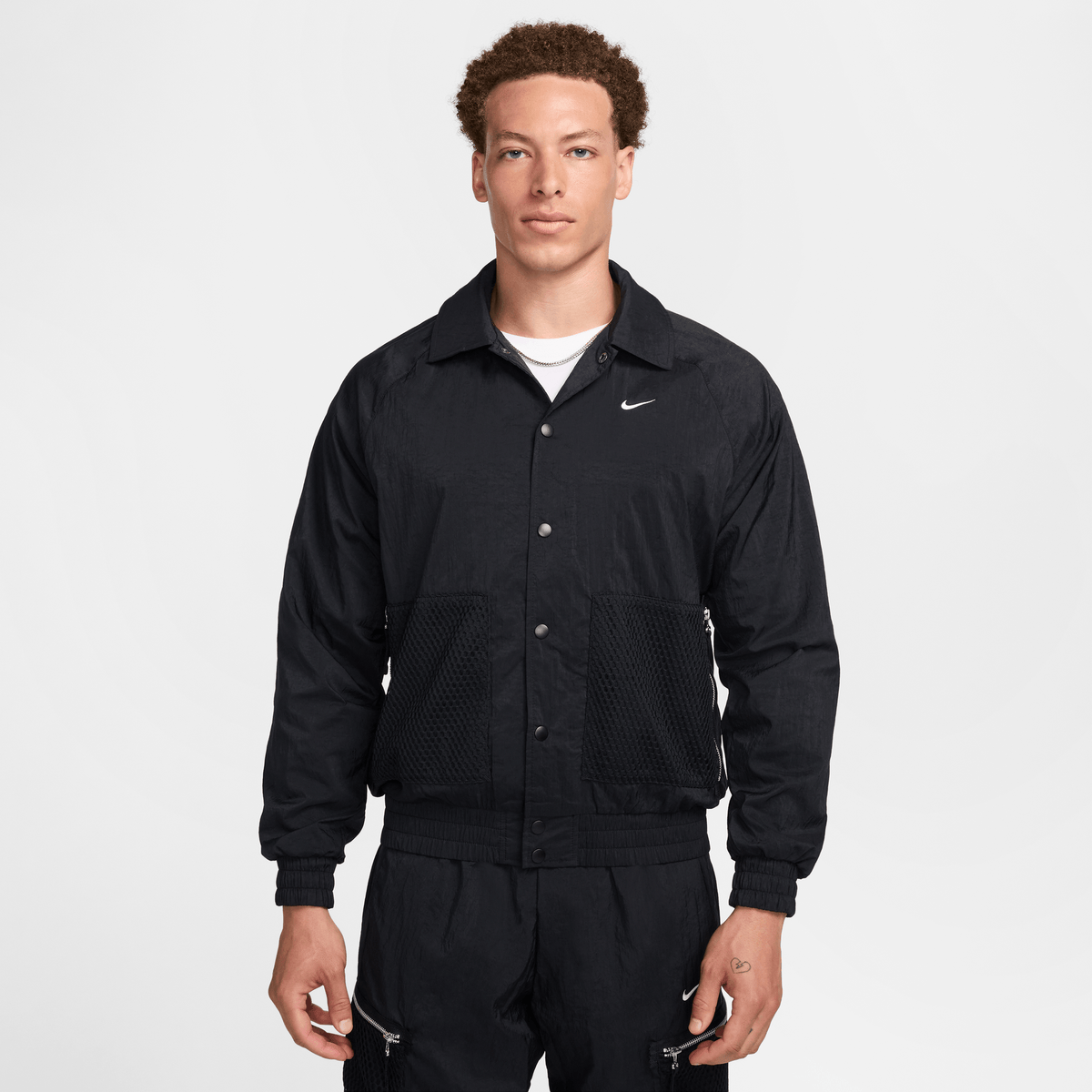Nike Men's Repel Woven Basketball Jacket Black/White – FN2896-010-M – product image