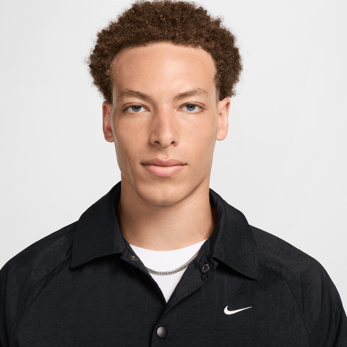 Nike Men's Repel Woven Basketball Jacket Black/White – FN2896-010-M – product view 3