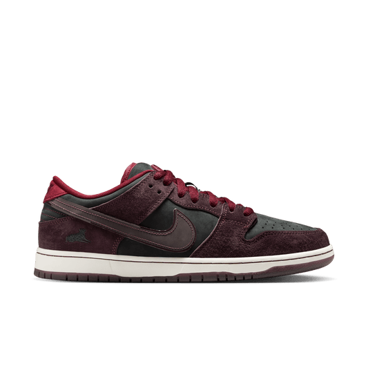 Nike SB Dunk Low Riot Skateshop – FZ1289-200-38.5 – product image
