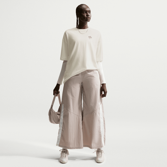 Nike Sportswear Classic Women's Oversized Short-Sleeve T-Shirt Sail/Dark Hazel/Dark Hazel – IQ1091-133-M – product image