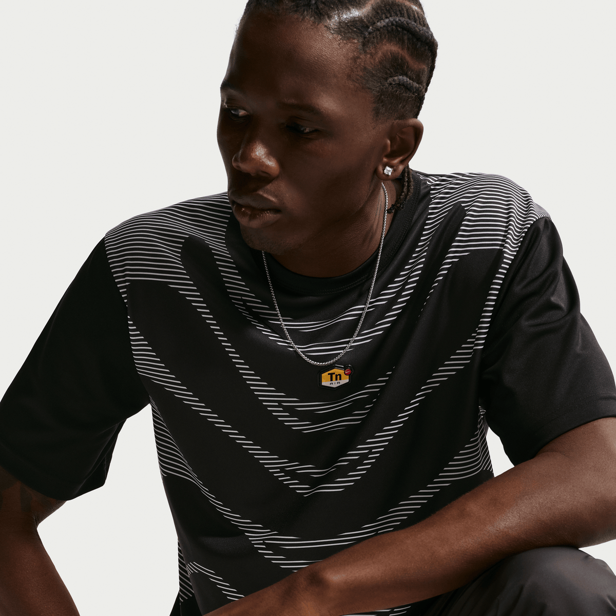 Nike Sportswear Tuned Air Men's Football Shirt Black/Black – IM5980-011-S – product view 5