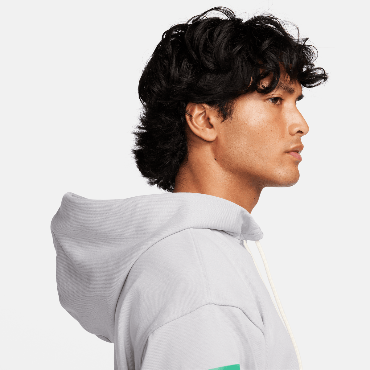 Nike Standard Issue Men's Dri-FIT Pullover Hoodie Wolf Grey/Stadium Green – FN2702-012-M – product view 4